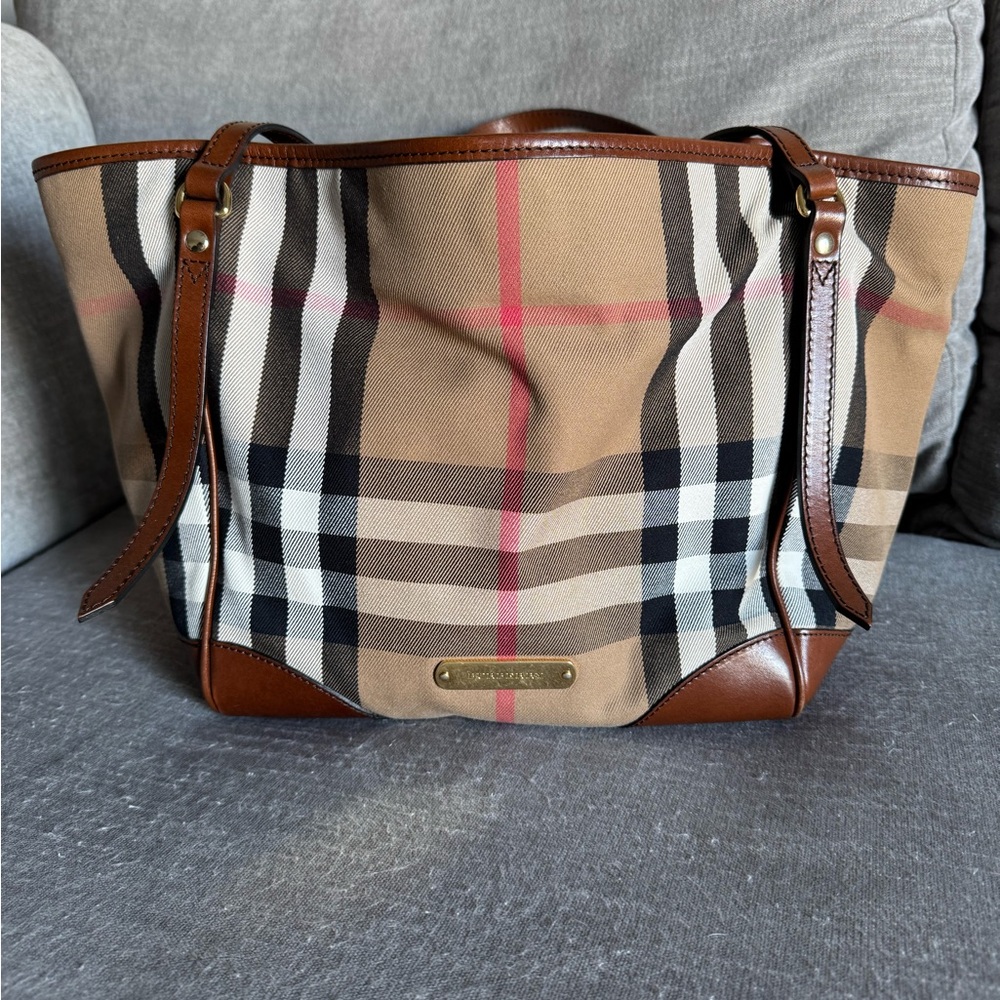 Classic Burberry tote